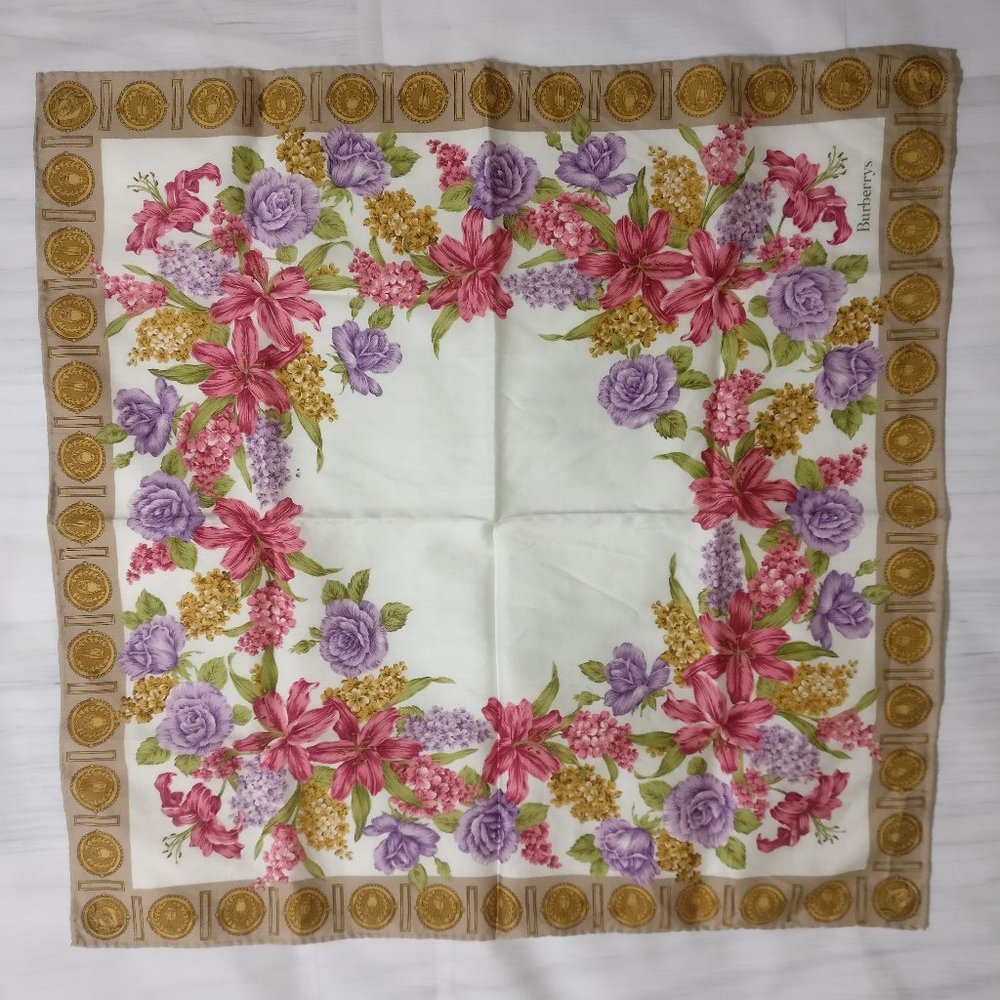 ๐โจ Vintage Burberry Square Scarf - Picture 5 of 5